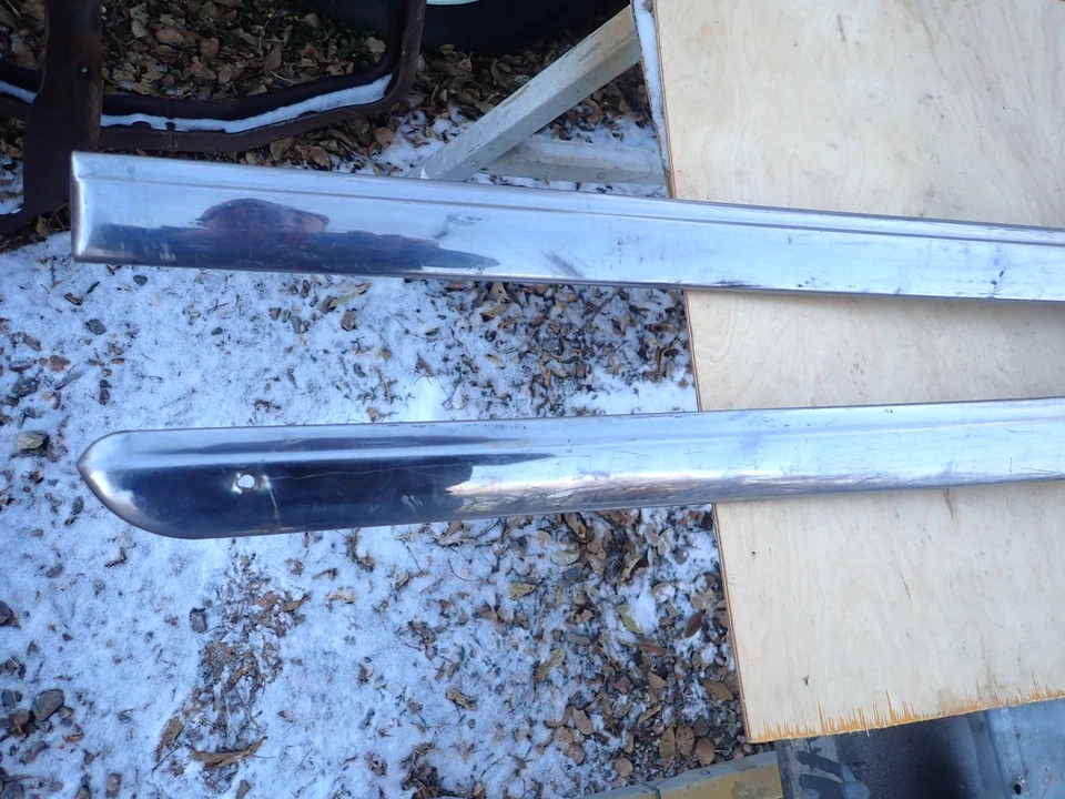 Pair 1946 1947 1948 Chevrolet Fleetline Fleetmaster Stylemaster Rocker Mouldings - Image 2 of 4