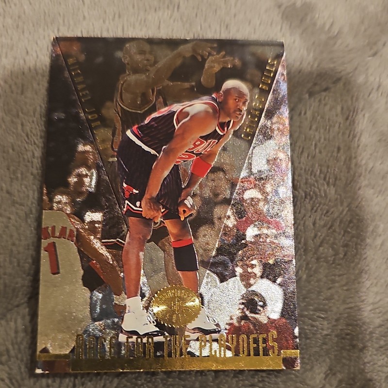 Upper Deck 1995-96 Race for the Playoffs Michael Jordan #121 Insert Hologram