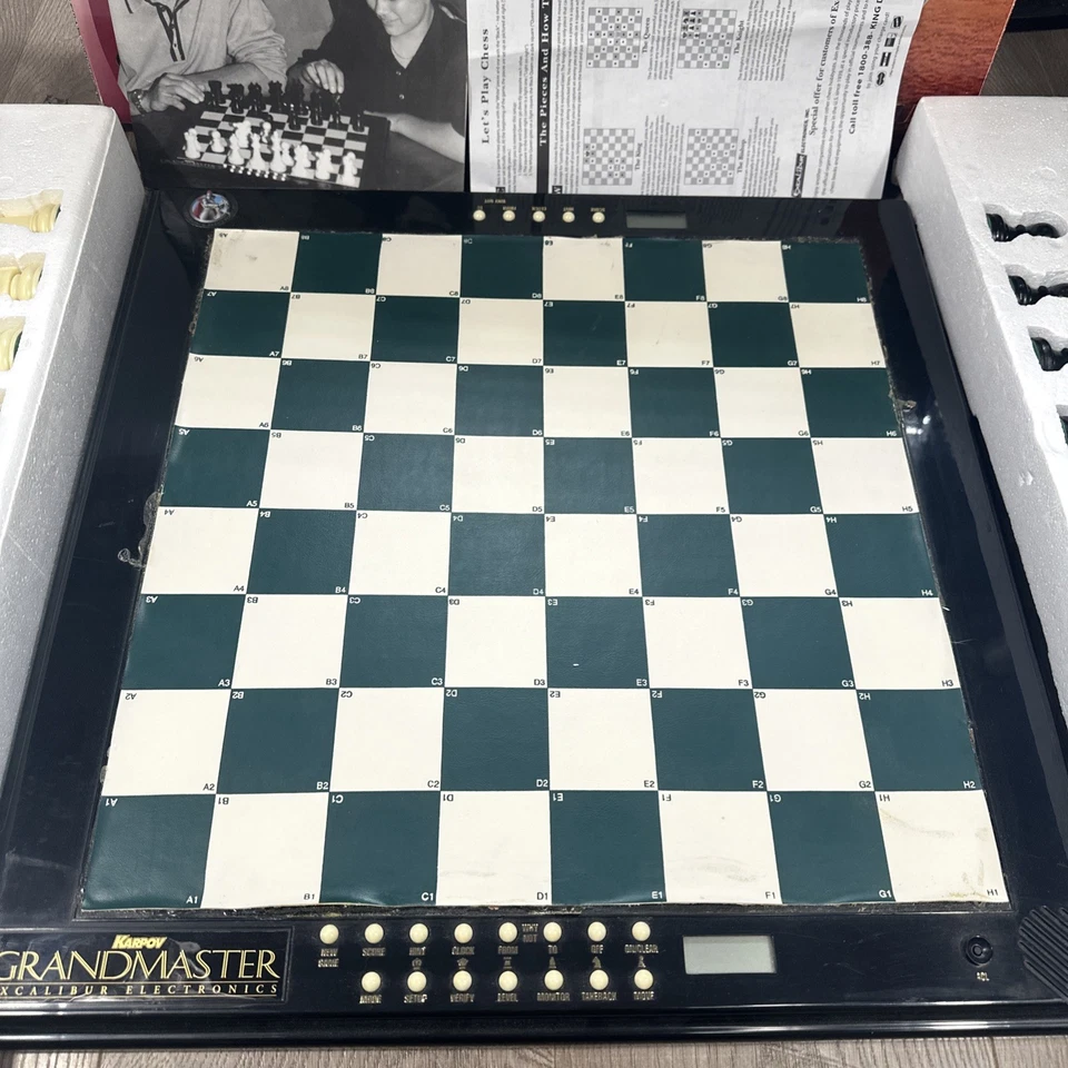 EXCALIBUR GRANDMASTER Auto Sensory Chess Computer Model 747K - Image 4 of 4