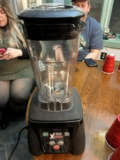 Waring Xtreme Commercial Blender MX1050XT11 - used- jar leaks