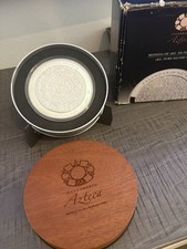 2012 Aztec Calendar 999 Fine Silver Kilo With Stand, Tin, And Display Stand