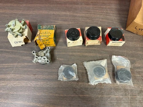LOT OF 8 NOS FORD LINCOLN 1950s 1960s CARBURETOR CHOKE THERMOSTATS HOUSINGS 526