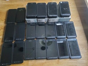 24x Samsung Xcover X-Cover 3 und 4 defekt Bastler Restposten Smartphone Konvolut