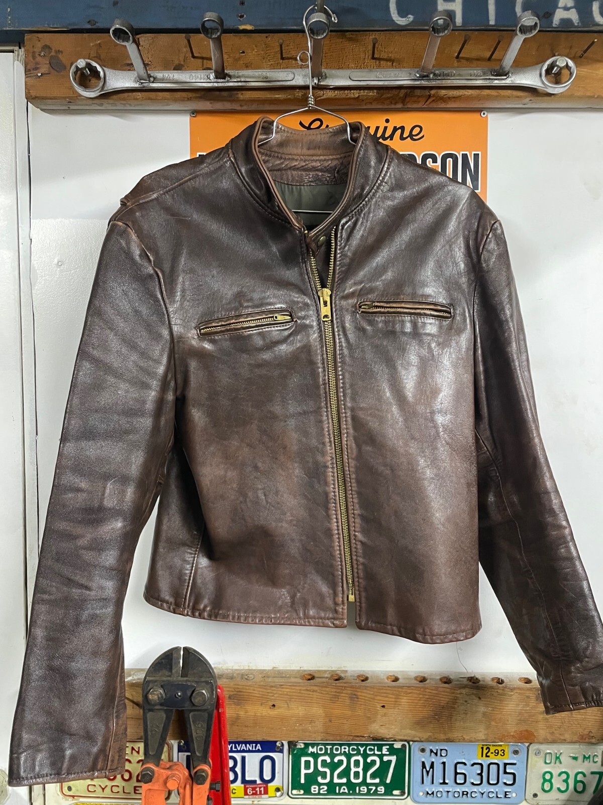 vtg 1970's Motorcycle Club Leather jacket Gem