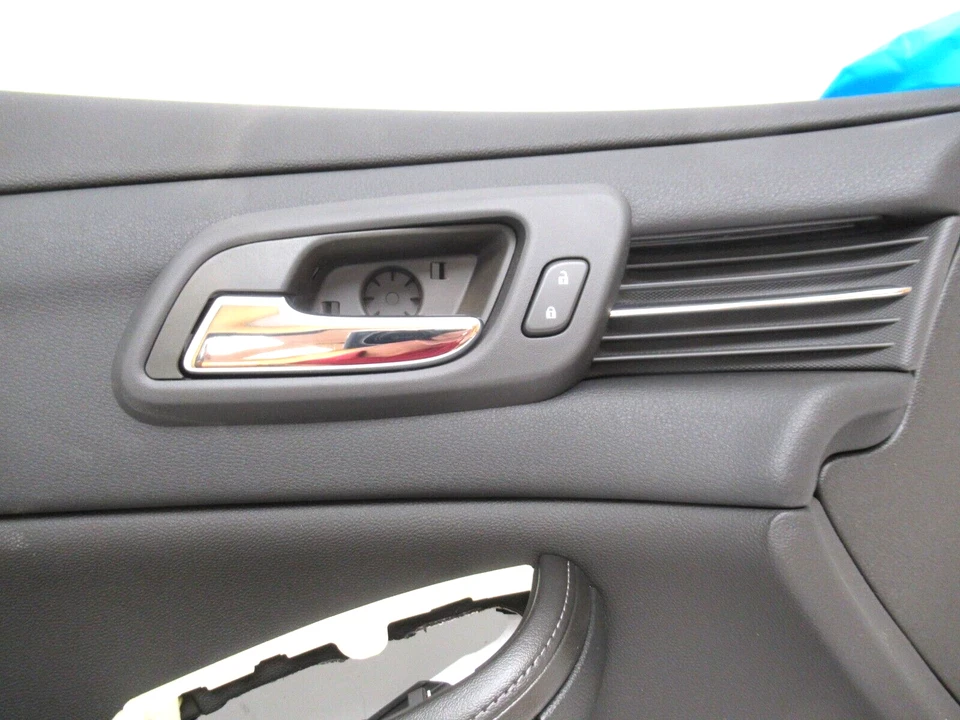 22877795 Panel de puerta delantera negro azabache sin audio premium Chevrolet Malibu 2013-2015 Foto 3 de 4