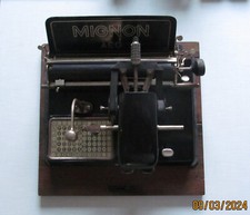Macchina da scrivere Mignon AEG modello 4