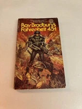 Fahrenheit 451 Ray Bradbury Illustrated by Barron Storey Del Rey PB