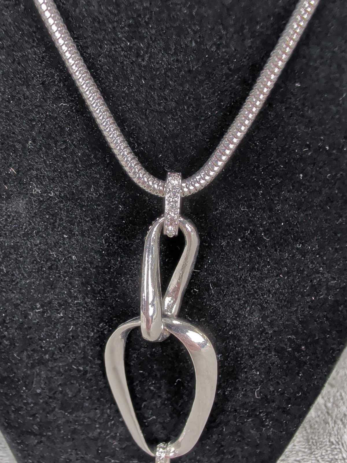 Charming Charlie Interlocking Double Loop Pendant… - image 3