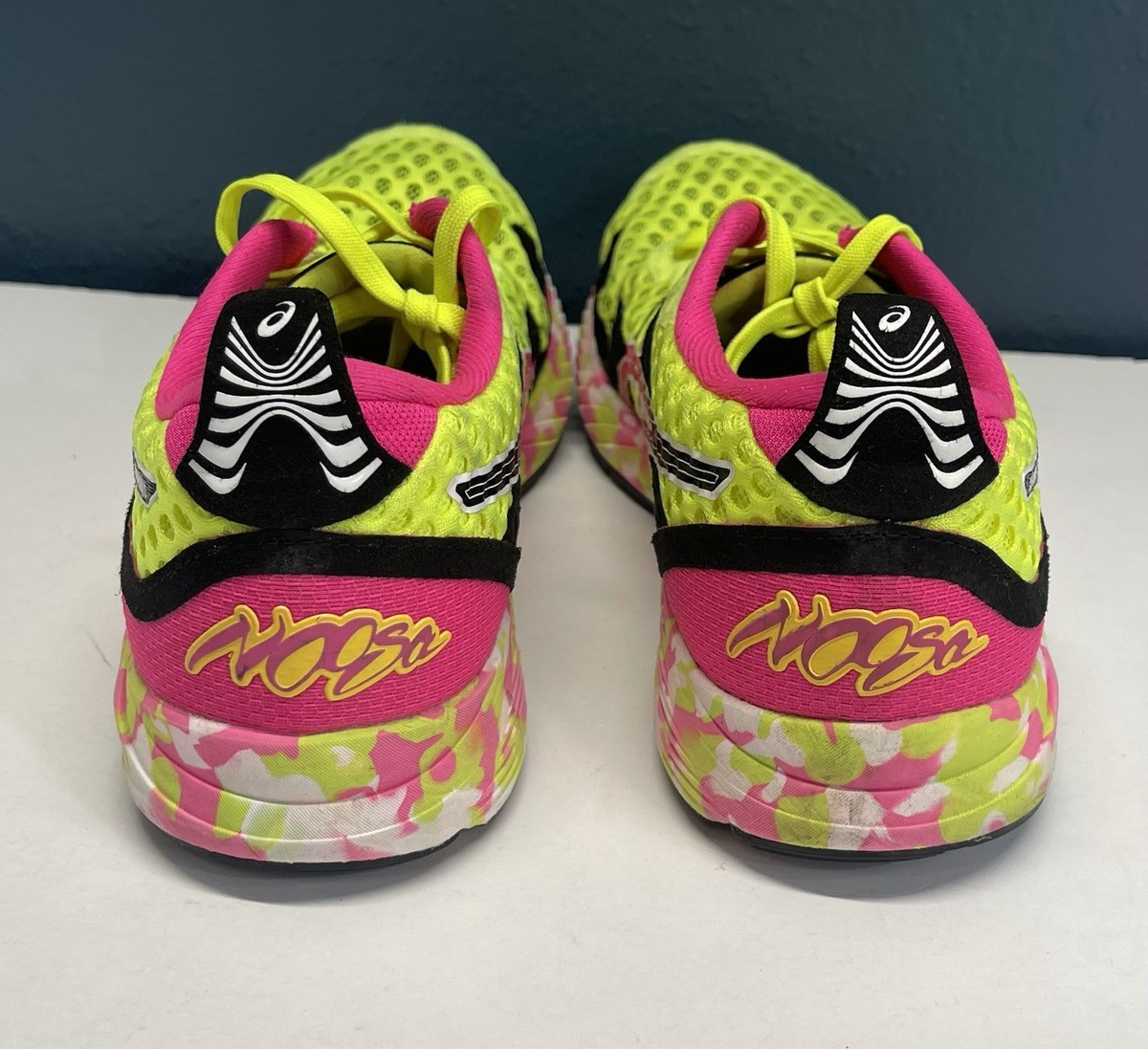 NOOSA TRI ランニングシューズ ピンク/イエロー24cm NOOSA TRI ランニングシューズ ピンク/イエロー24cm