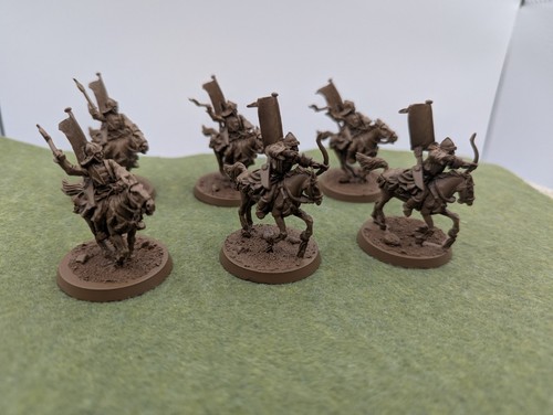 Games Workshop Lord of the Rings - 6 Khandish Horsemen assembled & primered