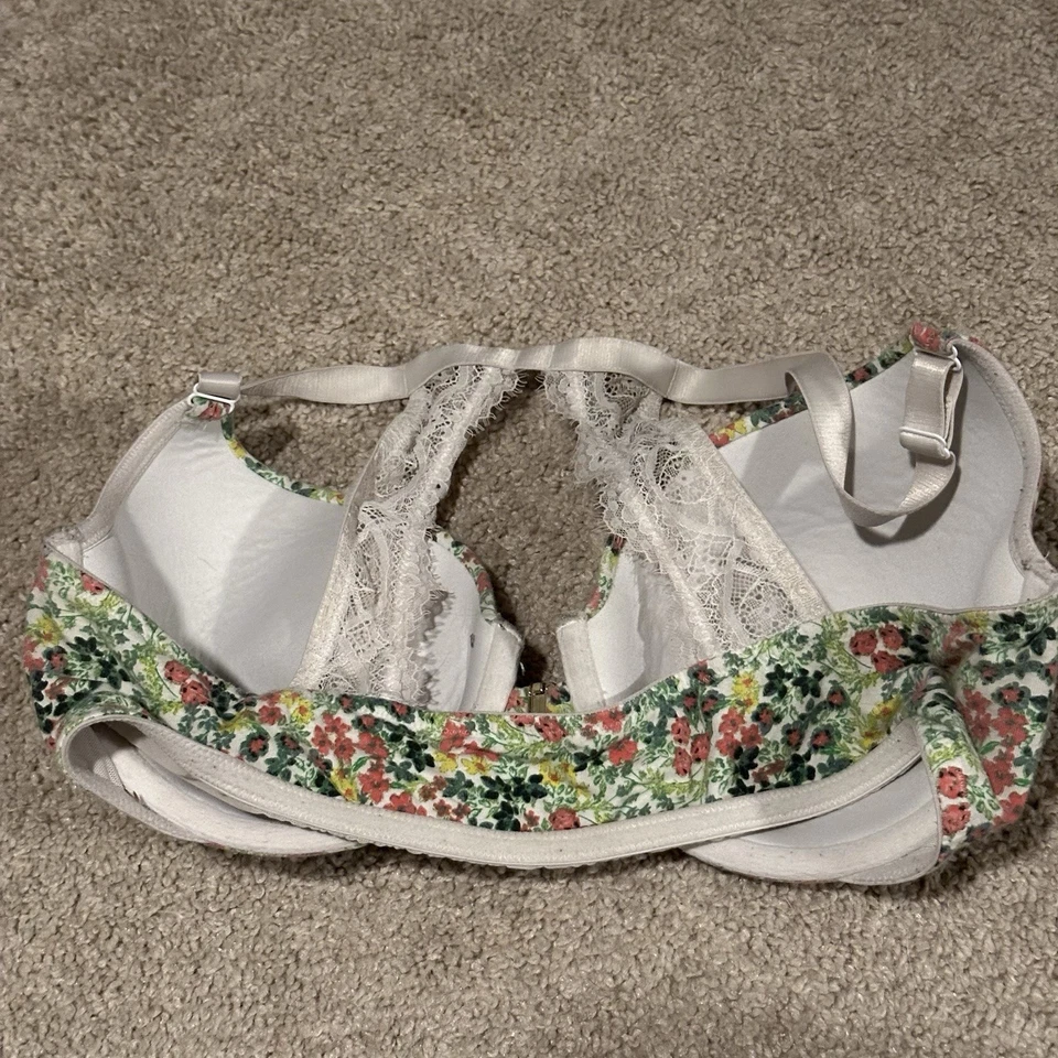 Sujetador floral cierre frontal de Cacique talla 36dd Foto 2 de 4