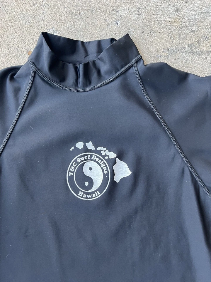 Protector contra erupciones negro de manga corta T & C Town And Country Surf de colección para hombre Foto 2 de 4