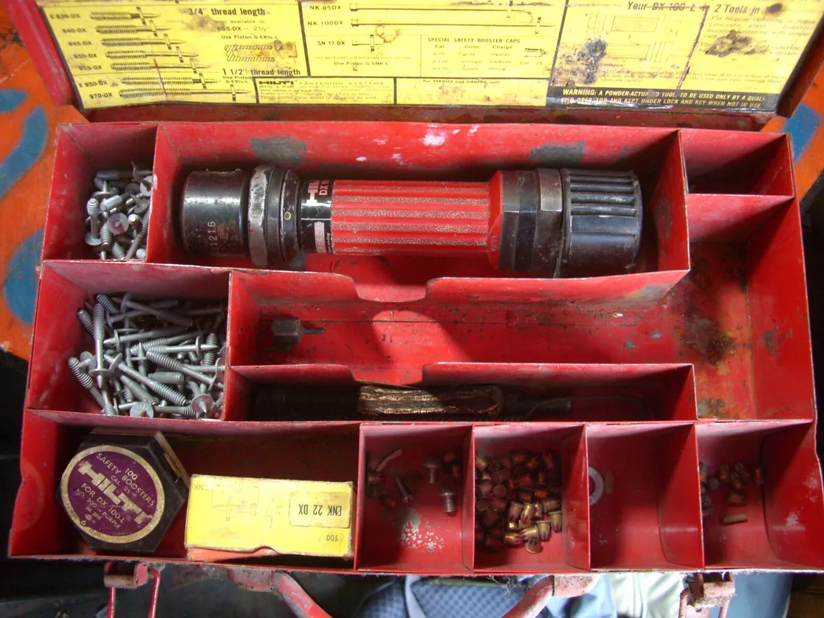 Hilti DX 100 L Piston Drive Tool Kit in case Fastening System