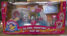 Teacup Piggies Ice Rink Champions Play Set-Crystal Piggy Included