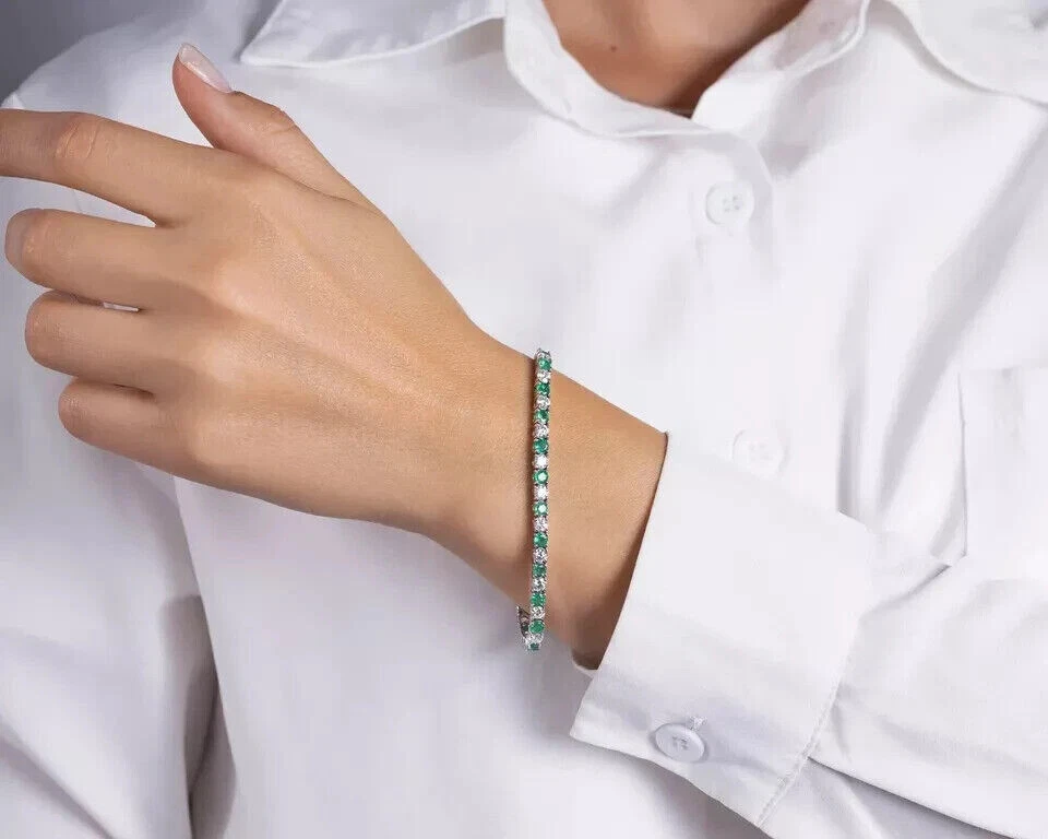 Brazalete tenis mujer esmeralda verde diamante corte redondo de 5 quilates chapado en oro blanco de 14 quilates Foto 2 de 4