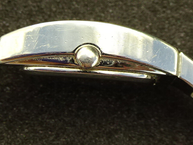 FOSSIL Womans Mother of Pearl F2 in Good Condition with wear Needs Battery View 3
