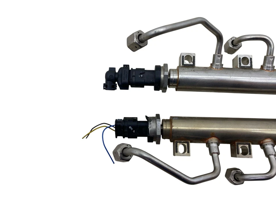 BMW M850i Gran Coupé G16 2020 motor de 4,4 L par de rieles de inyección de combustible izquierdo y derecho 2 Foto 2 de 4