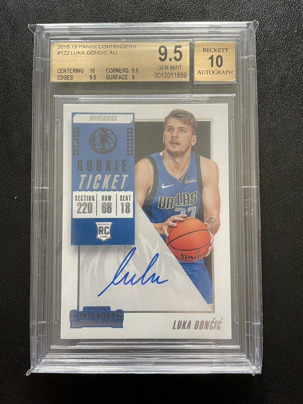 2018-19 Panini Contenders Luka Doncic Rookie Ticket #122 RC BGS 9.5 Auto 10