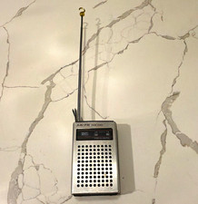 Vintage Realistic AM FM Solid State Pocket Radio Radio Shack Retro Portable