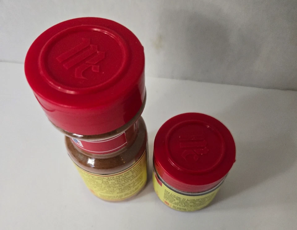 Vintage 1990's Early 90's McCormick Ground Cinnamon and Ground Nutmeg Film Props - Image 4 of 4