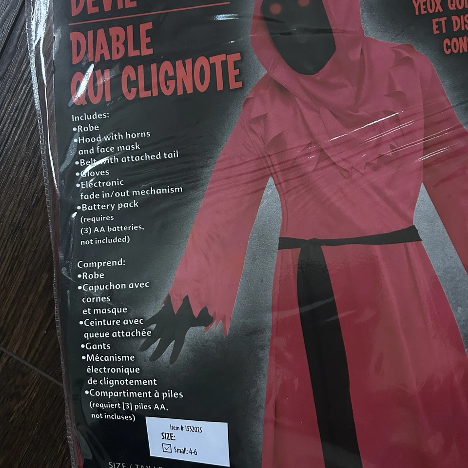 Disfraz de Halloween Diablo Infantil Desvanecerse In/Out Iluminar Ojos Capa Roja Pequeña 4/6 Foto 3 de 4