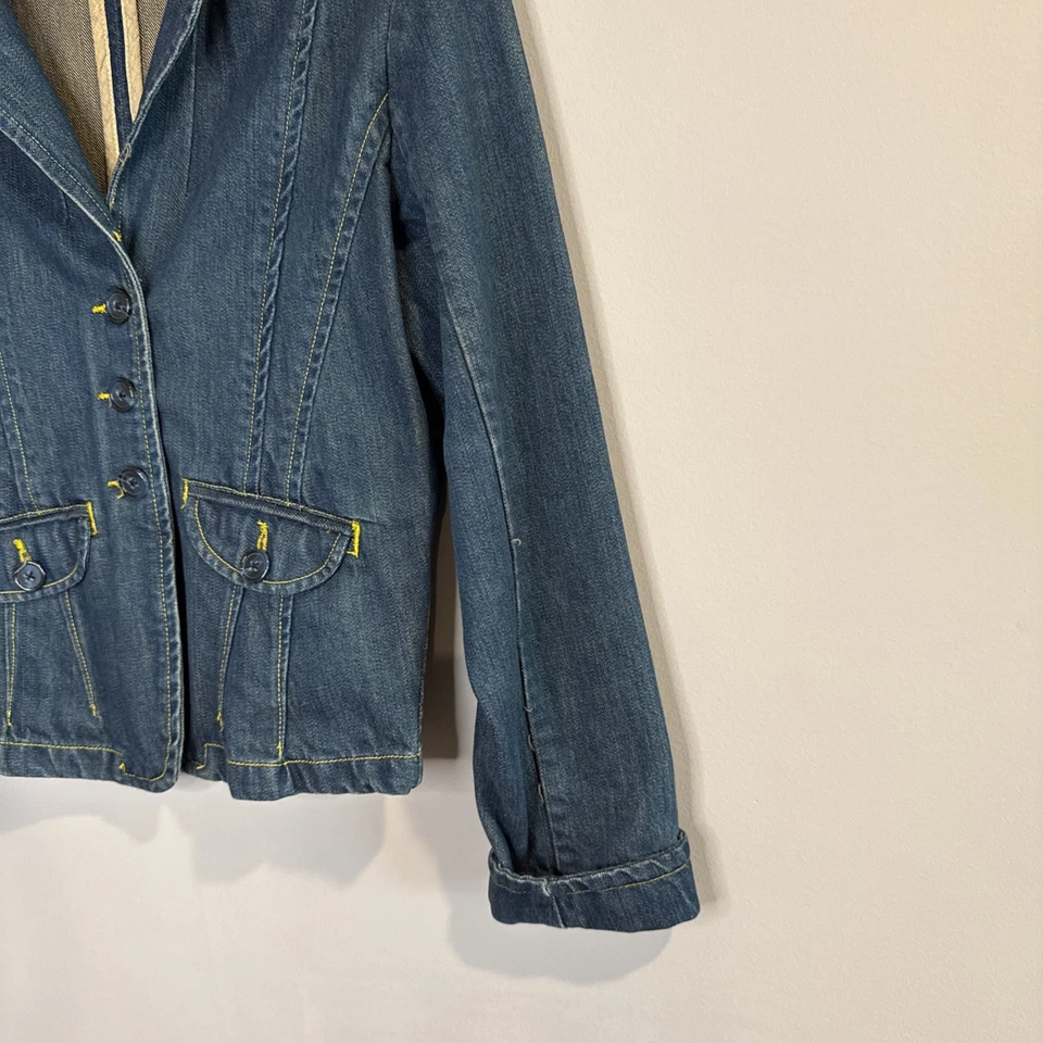 Chaqueta Blazer Jean Denim Talla Limitada Mediana-Mujer Costuras Amarillas Ajustadas Foto 4 de 4