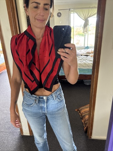 Vintage Red Black Ysl Yves Saint Laurent 100% Silk Scarf 75cm X 72cm Approx - Picture 9 of 11