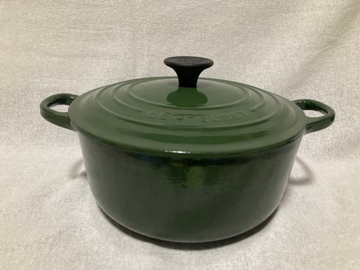 【新品未使用】廃盤　LE CREUSET　クラシックグリーン 22cm Le Creuset Rondo Moss Green 7.9 inch Round Dutch Oven Cast