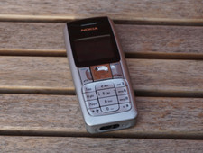 Nokia 2310 - Silbergrau (Ohne Simlock) Handy fast neu mit Radio