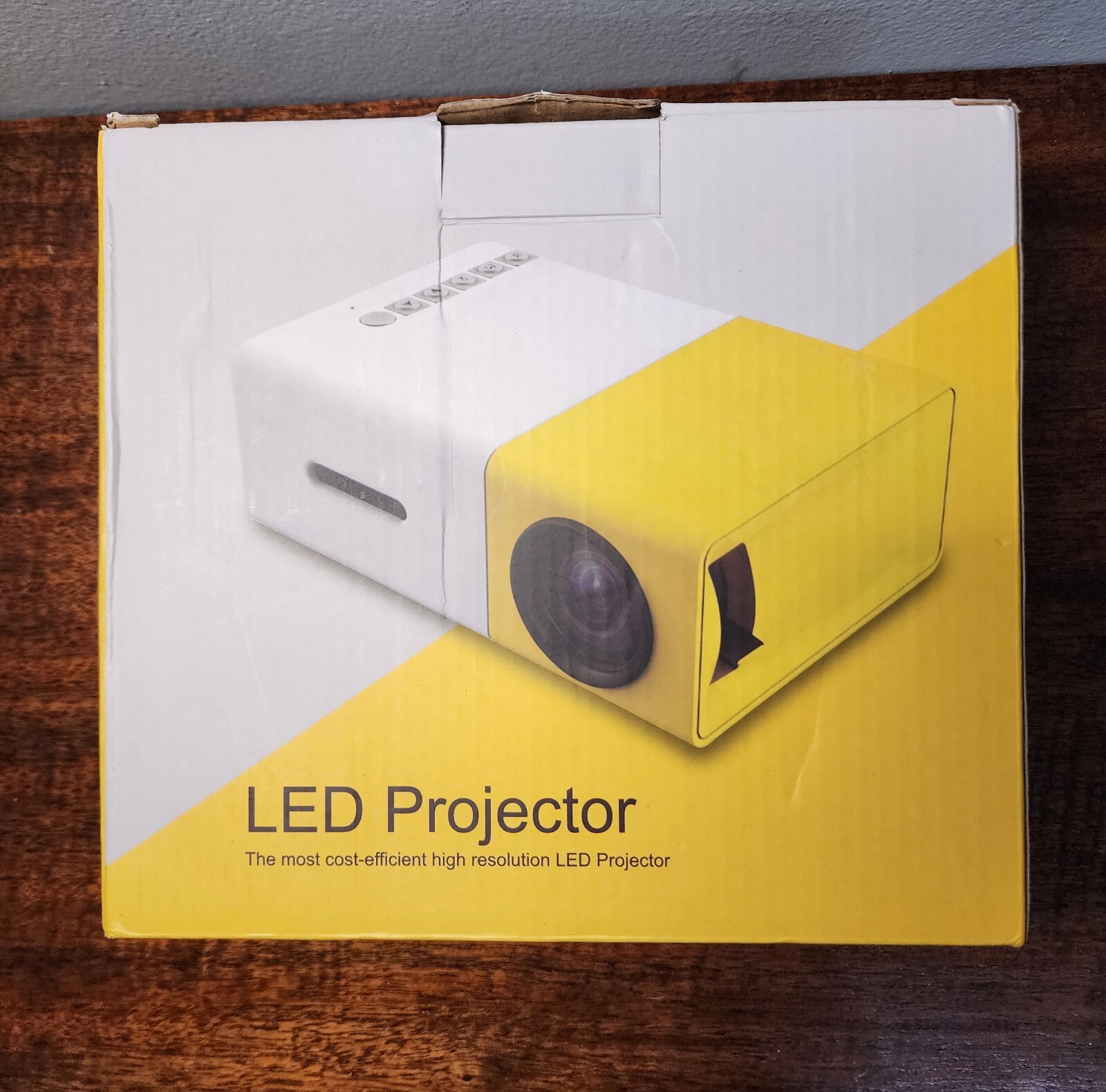 ROHS LED MINI PROJECTOR YG300 HDMI & AV REMOTE, CABLES & GUIDES, BUNDLE, IN BOX-image