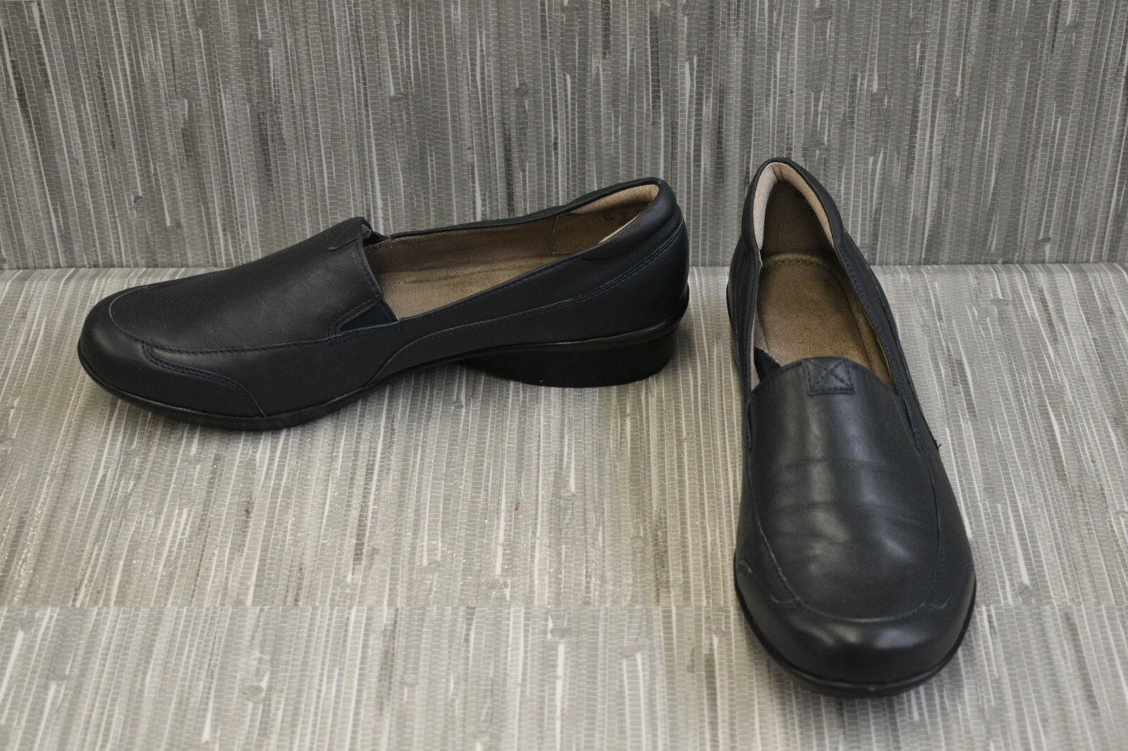 naturalizer channing navy