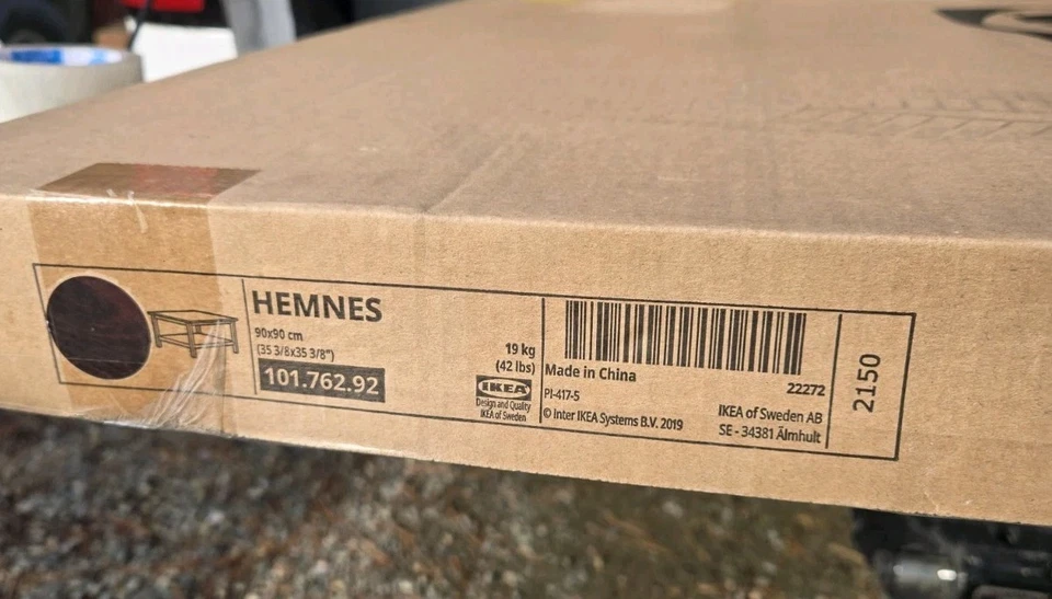 Mesa de centro IKEA Hemnes marrón oscuro 35"x35" - Nueva en caja Foto 3 de 4