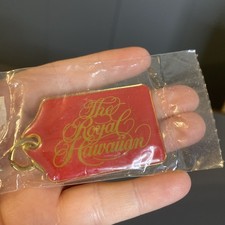 The Royal Hawaiian Hotel Resort Collectibles Keychain Hawaii Key Ring NOS