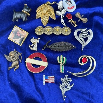 Vintage Brooch Lot Dog Leaf Flower Angel Heart Cactus Flag