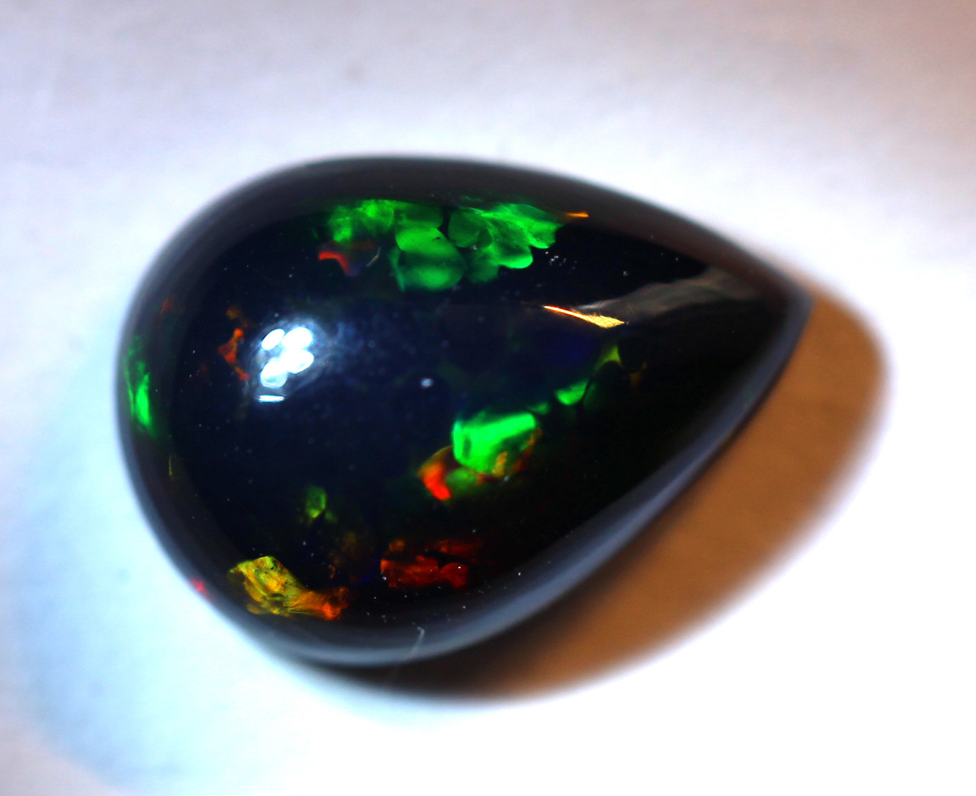 Opale noire Welo d'Éthiopie de 2,36 carats, pierre fine pour bague et pendentif