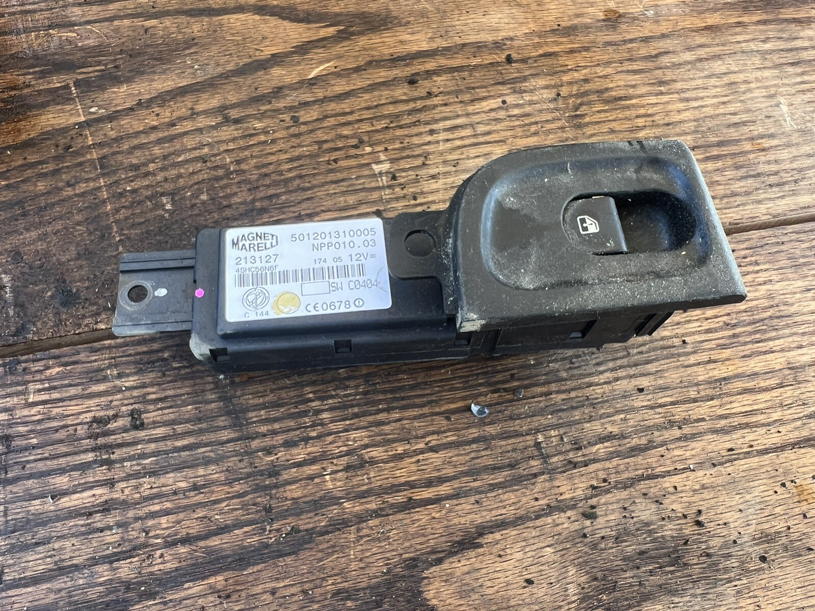 03-13 Maserati Quattroporte M139 Front Right Side Window Switch Control OEM 29k