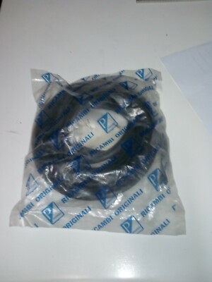 PIAGGIO 011752 PROFILO IN GOMMA NERO SACCHE LATERALI VESPA 98