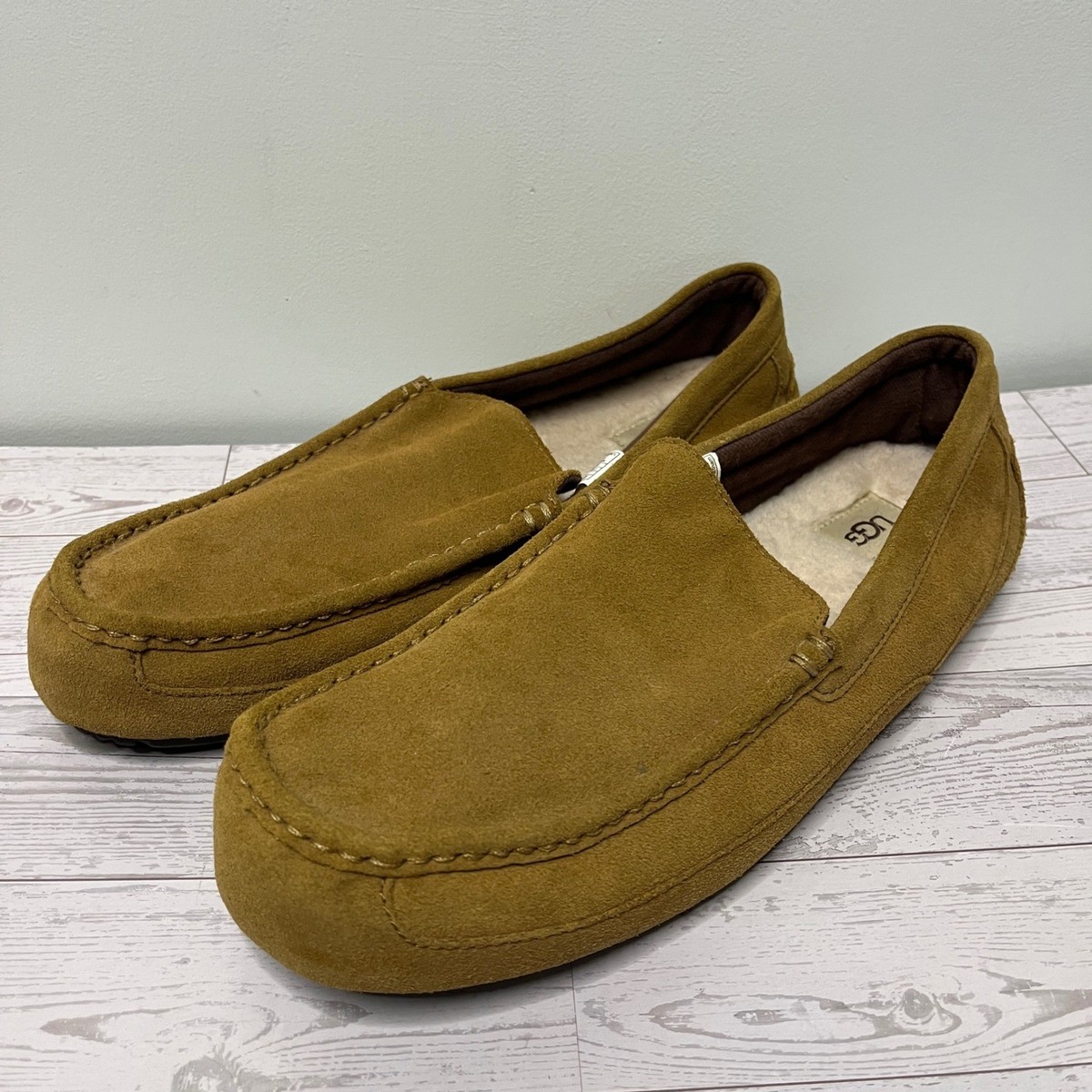 UGG Ascot Men Slippers Moccasin Size 14 Chestnut Suede  display picture 1