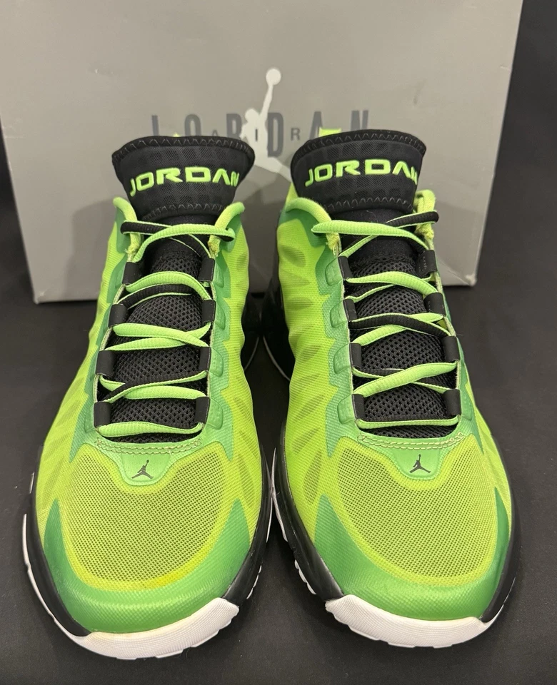 Air Jordan Trunner Dominate Flight Plate Electric Green Men’s Size 10 Pre-Owned - Image 4 of 4