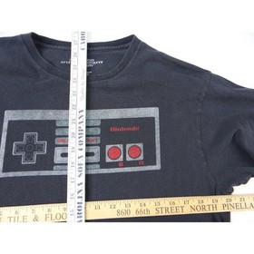 Nintendo Entertainment System Controller Graphic T Shirt Black Adult Large NES