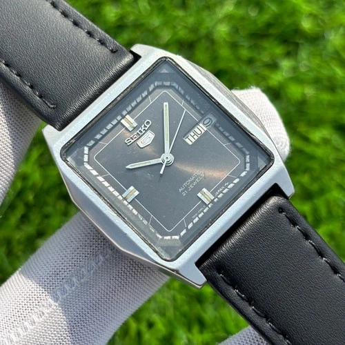 Vintage Seiko 5 Square Shape Black Dial Automatic Japan Made Men Watch 7019-518A