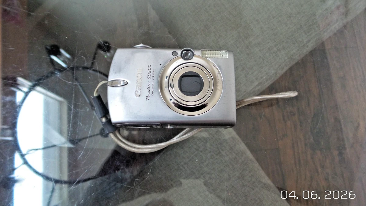 Canon PowerShot SD500 Digital Cameras with Date/Time Stamp for