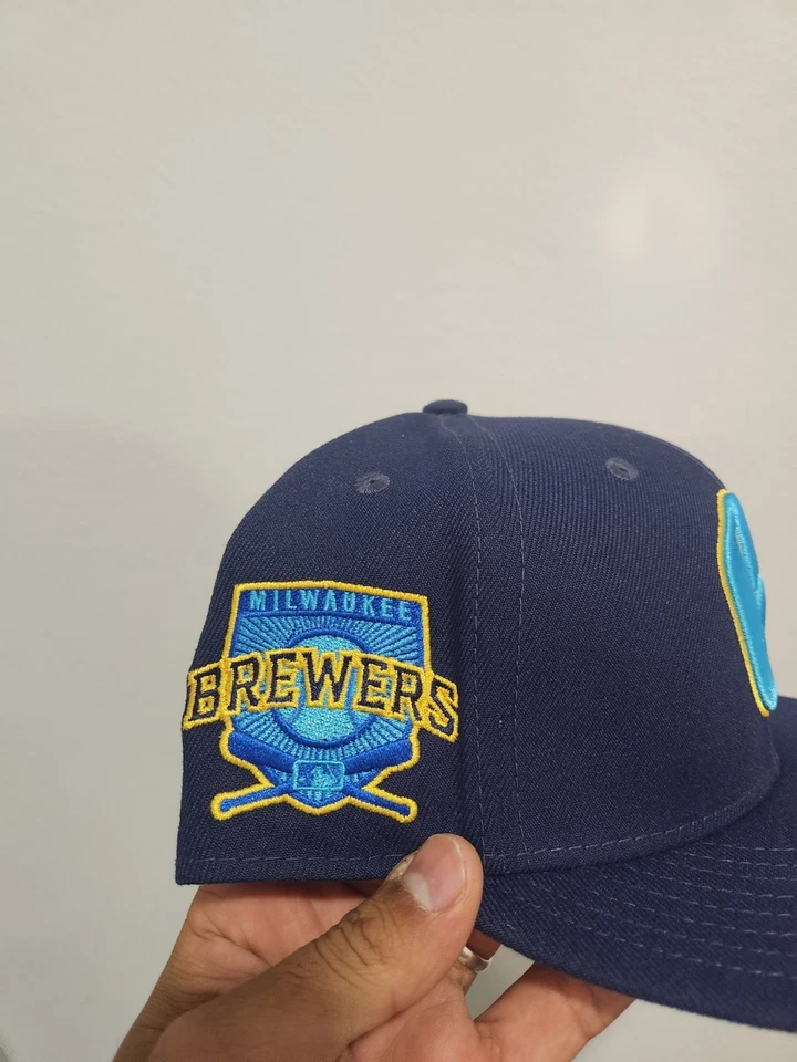 Sombrero ajustado New Era 59Fifty Milwaukee Brewers Día del Padre azul/dorado talla 7 1/8 Foto 2 de 4