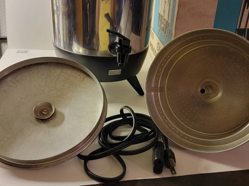 Percolador Eléctrico Mirro-matic 30 Tazas M-0130 Con Tapa Caja Original Funciona Limpio Foto 2 de 4