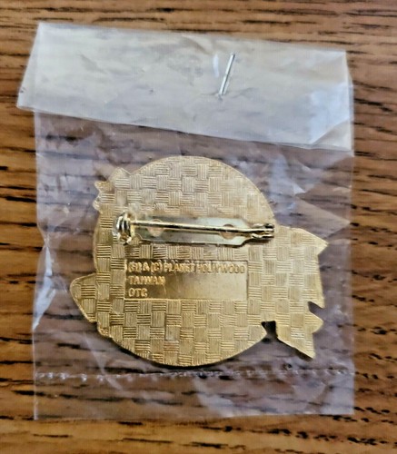 Vintage Planet Hollywood Reno Enamel Lapel Pin - Picture 3 of 4