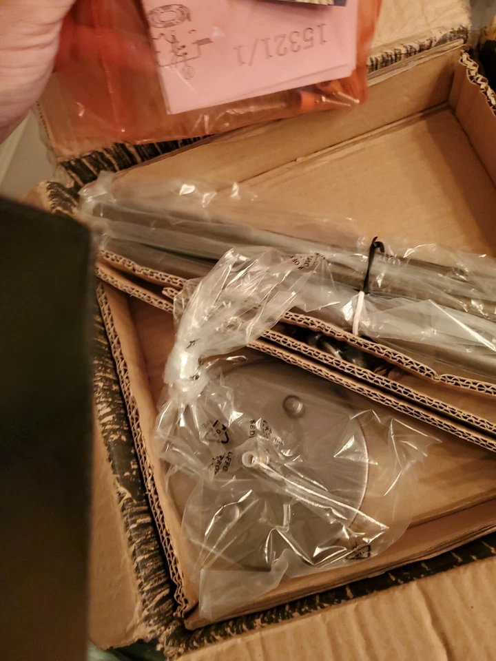 ELK 15321/1 Halstead 1 浅 8 英寸灰灰色带深灰色木质迷你吊坠... — 第 4/4 张图片