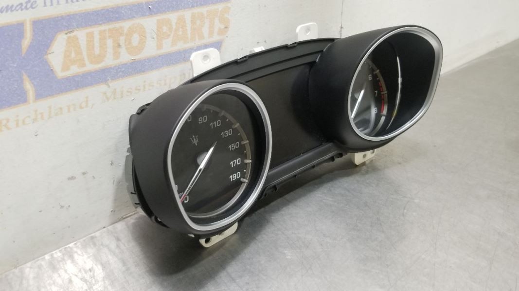 19 2019 MASERATI LEVANTE OEM SPEEDOMETER GAUGE CLUSTER 670105579