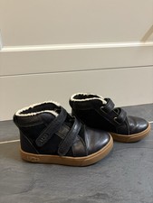 Kids Ugg Boot With Tan Sole