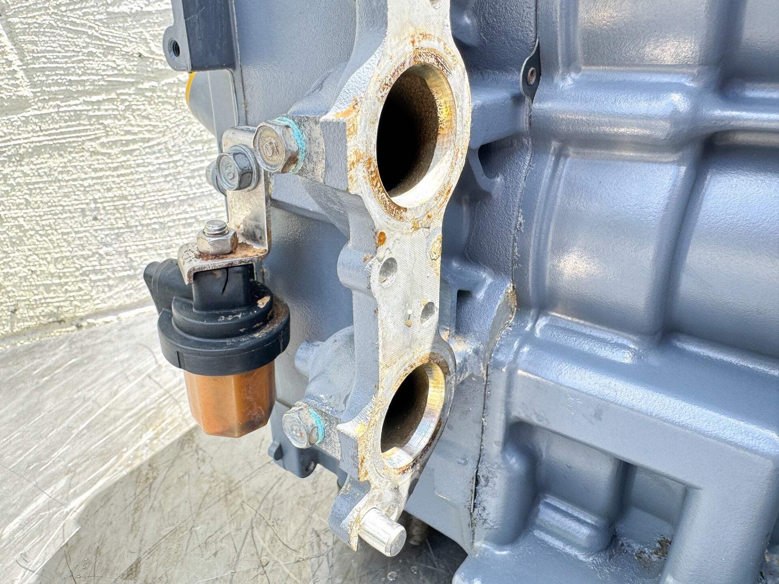 2002 Yamaha 50 HP 4 Stroke Outboard Powerhead 64J-W009B-02-1S OEM