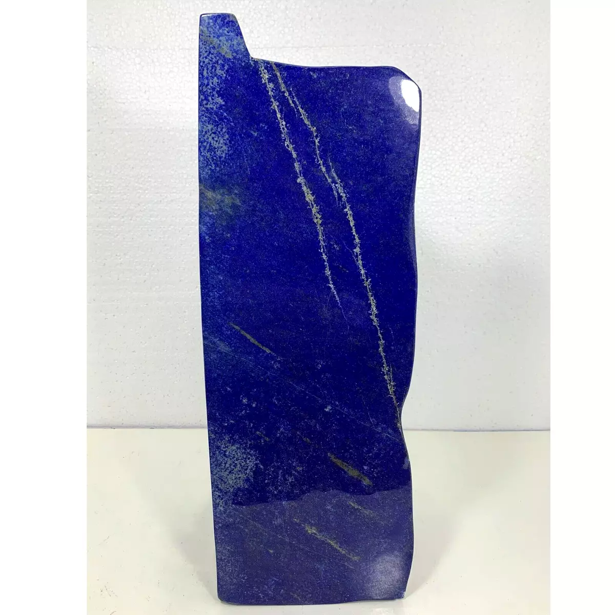 66 kg deals in stones
